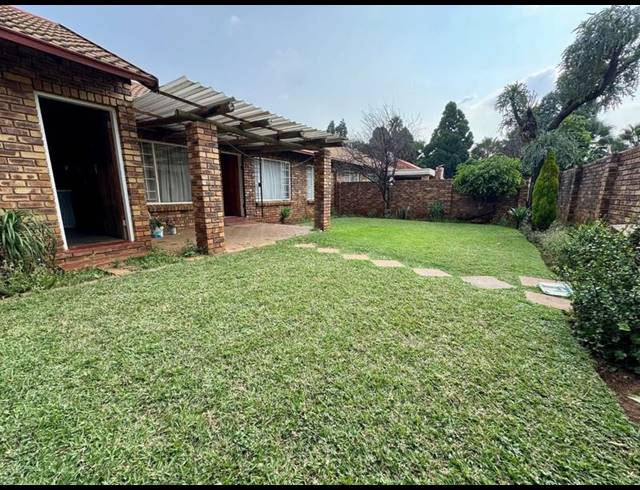 2 BEDROOM TOWNHOUSE FOR SALE IN ANNLIN